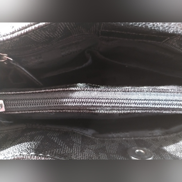 Michael Kors, Signature MK Logo Hamilton Tote - Picture 8 of 16